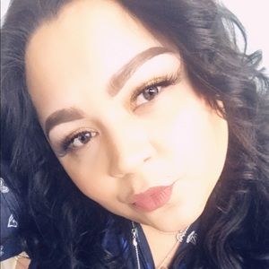 Meet your Posher, Aisha